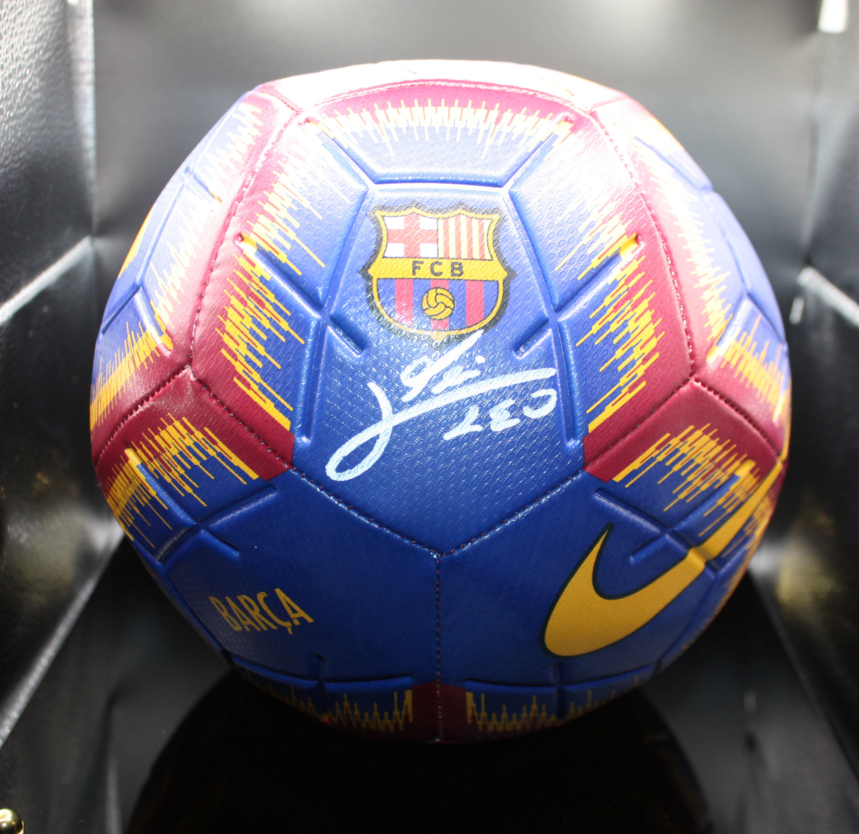 messibarcaball-10.jpg