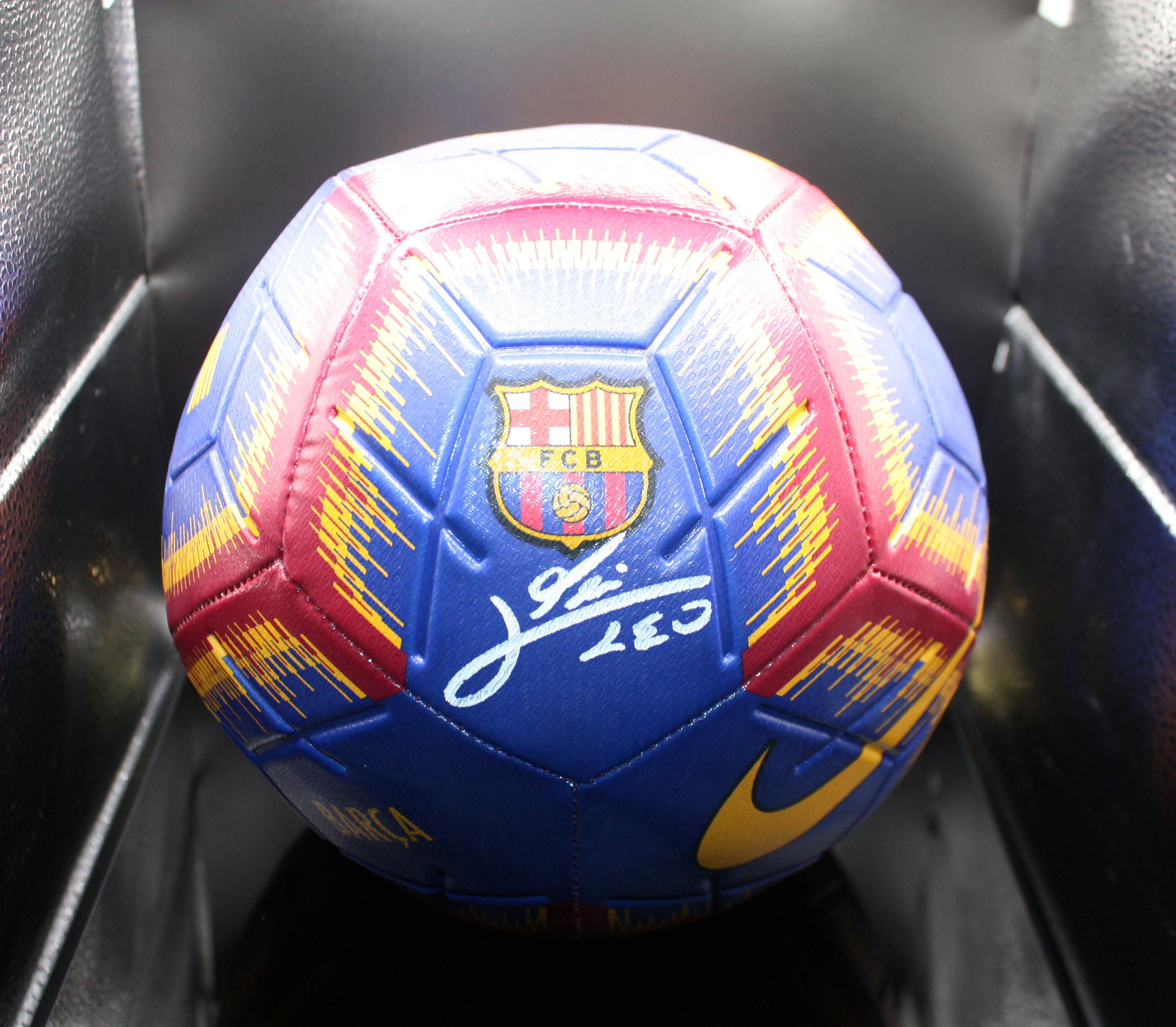 2020 Nike FC Barcelona Blue Red Lionel Messi autographed ball